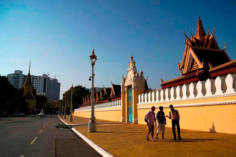 Chinese-invested airport in Cambodia’s tourist hub starts operation Chinese-invested airport in Cambodia’s tourist hub starts operation