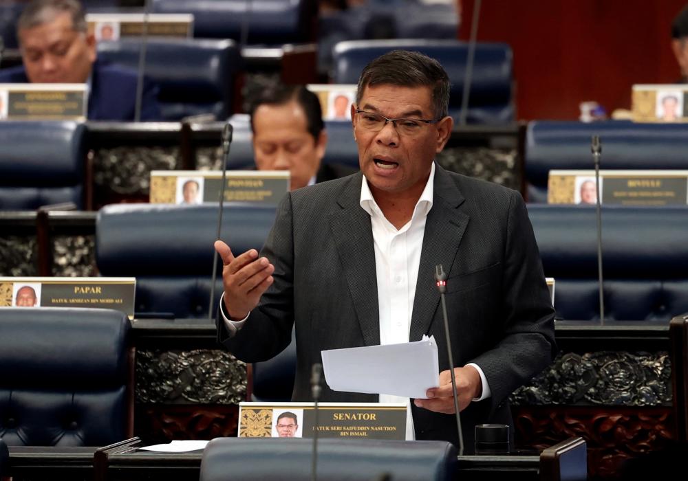 Citizenship application: Most of the elderly fail Malay language test Citizenship application: Most of the elderly fail Malay language test