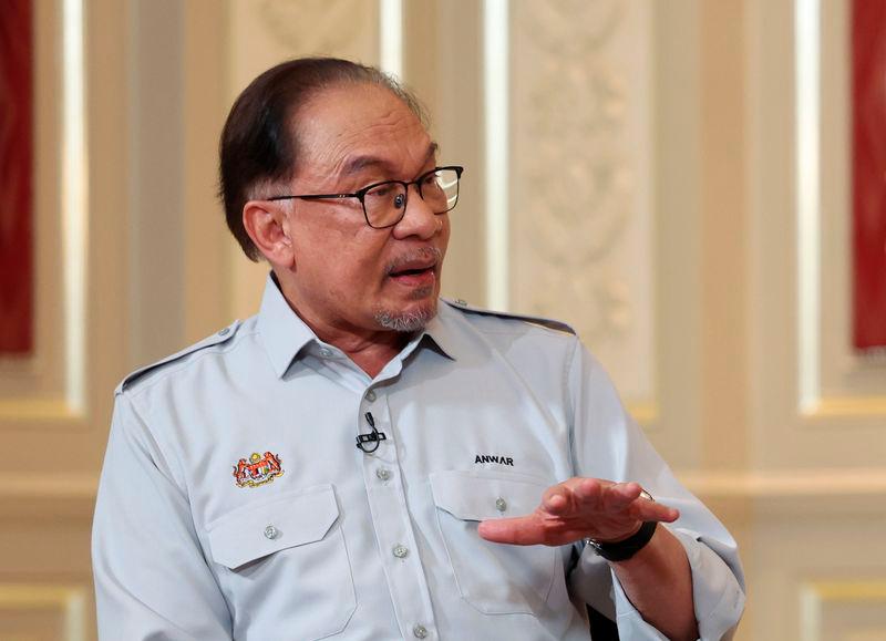 Civil service pay hike to balance income gap between those in lower, higher grades - PM Civil service pay hike to balance income gap between those in lower, higher grades - PM