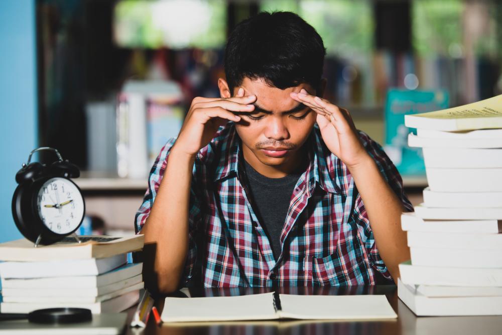 College student laments about spending majority of his allowance on his girlfriend College student laments about spending majority of his allowance on his girlfriend