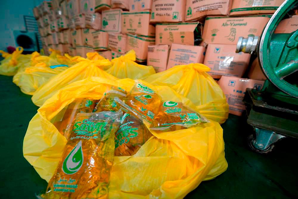 Company fined RM100,000 for submitting false information over cooking oil supply