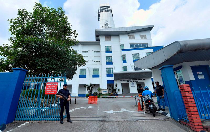 Contractors, operators of telecommunication towers need to cooperate -Fahmi