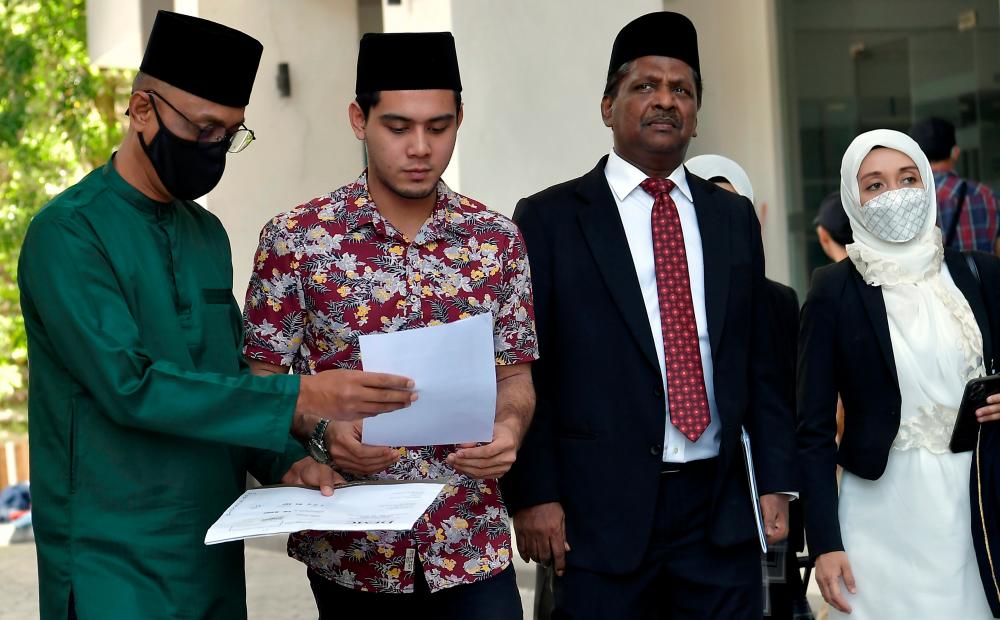 Cops confirm receiving reports on alleged miscarriage of Hafidz Roshdi’s wife
