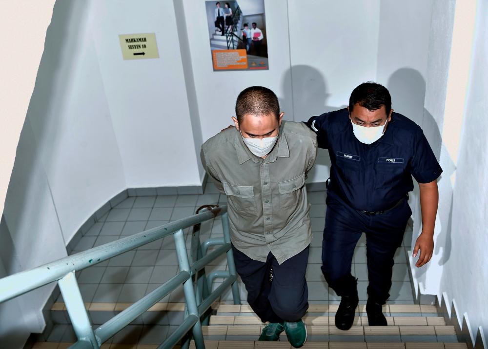 Court dismisses guilty plea by stalker Court dismisses guilty plea by stalker