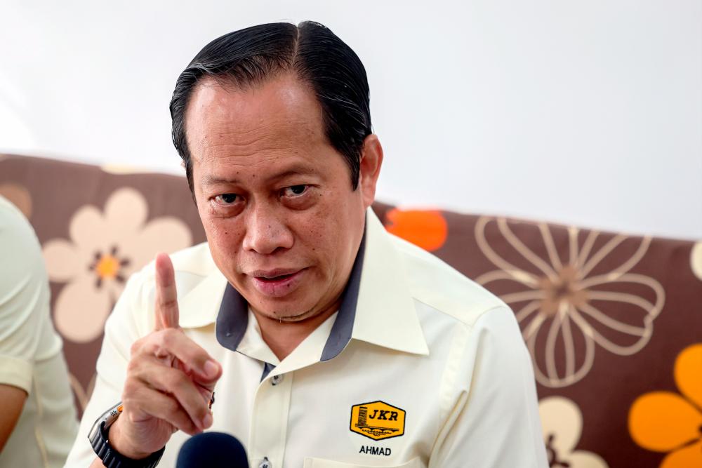 Court precedent backs govt’s right to announce allocations at any time - Ahmad Maslan Court precedent backs govt’s right to announce allocations at any time - Ahmad Maslan