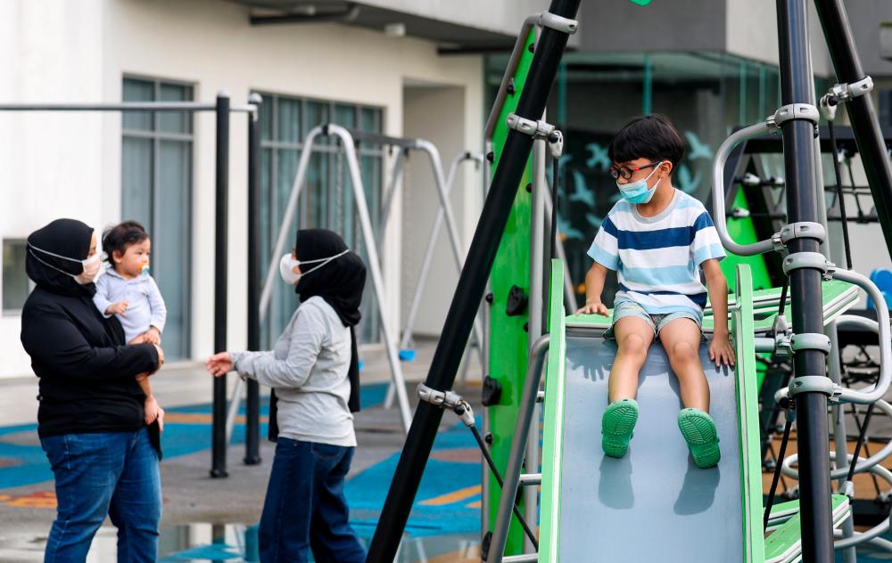 Covid-19: Wear face masks, avoid 3Cs - MOH Covid-19: Wear face masks, avoid 3Cs - MOH