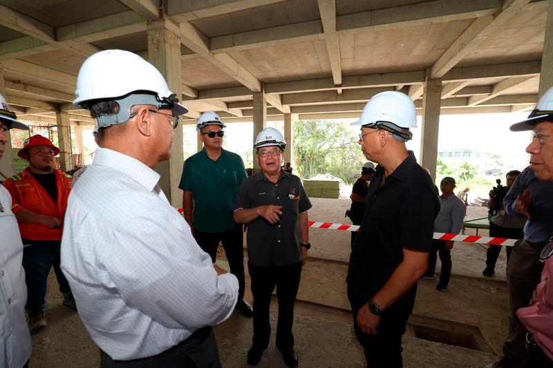 Don’t use old machinery, Uggah tells Sarawak road contractors Don’t use old machinery, Uggah tells Sarawak road contractors