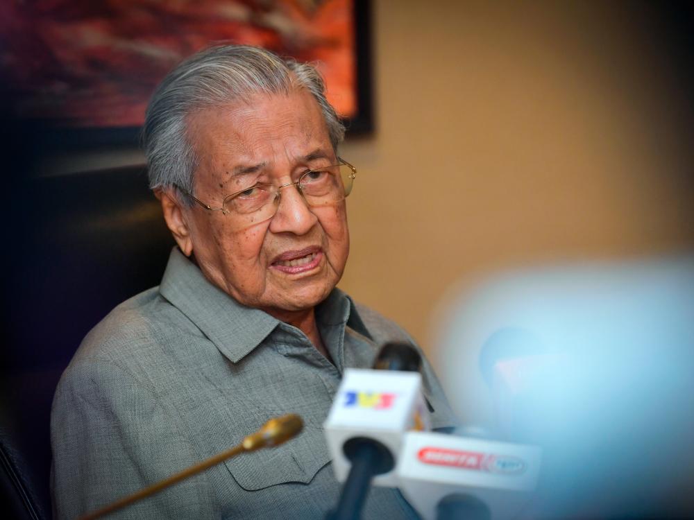 Dr Mahathir seeks open proceedings for Batu Puteh RCI, disqualification of panel members Dr Mahathir seeks open proceedings for Batu Puteh RCI, disqualification of panel members