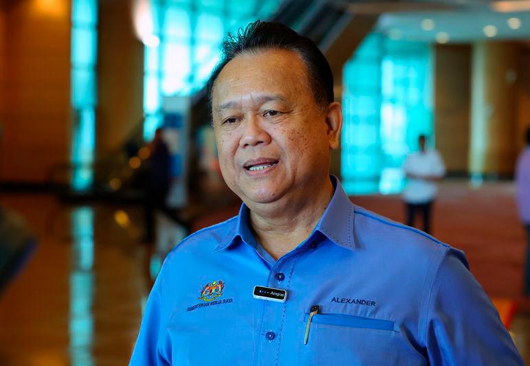 Drawing lots for projects ensures job opportunities for G1-G4 contractors