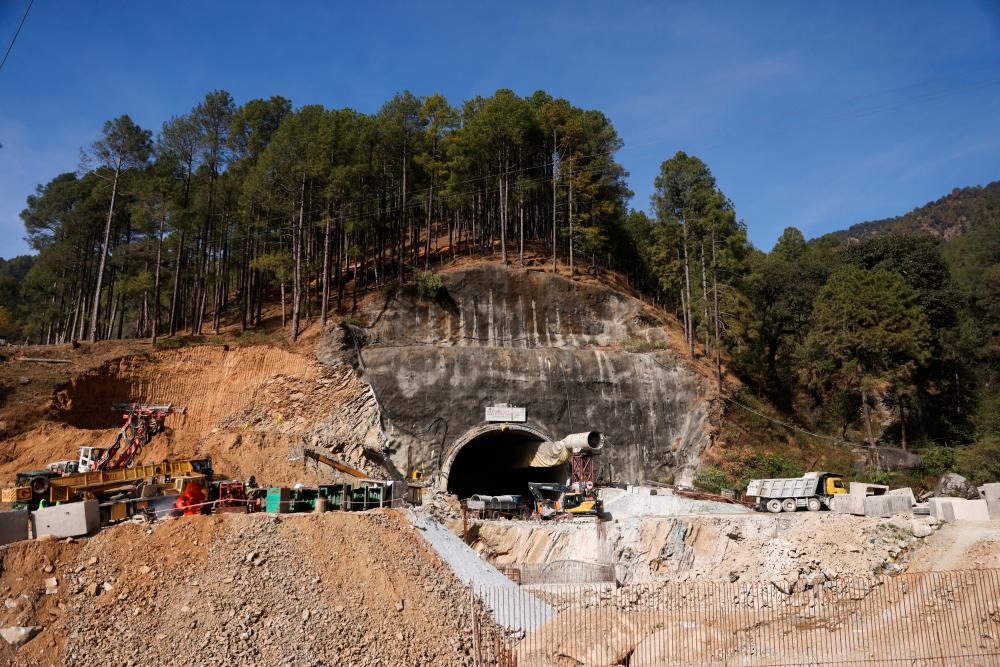 Drill breaks, delaying rescue of Indian workers trapped in tunnel