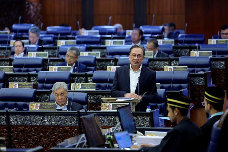 Dua lelaki ditahan peras ugut, menyamar sebagai polis