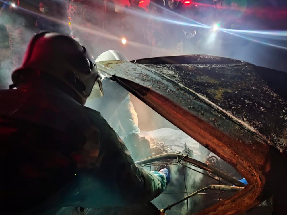 Dua maut termasuk seorang rentung kereta dinaiki bertembung treler
