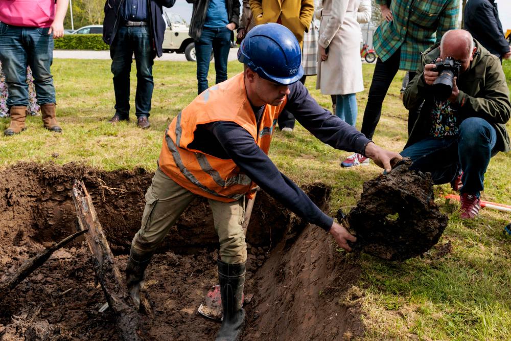 Dutch village calls off hunt for Nazi loot Dutch village calls off hunt for Nazi loot
