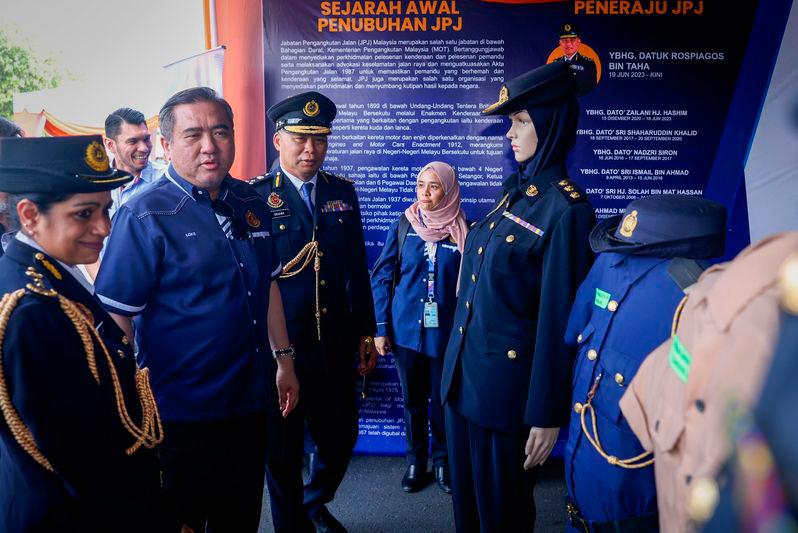 E-Hailing price bidding system never approved by MOT - Loke
