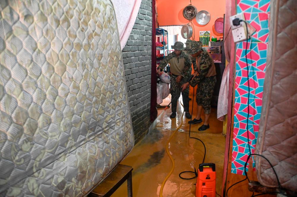 Early preparation pays off as MAF swoop in to rescue flood victims under OP Murni Early preparation pays off as MAF swoop in to rescue flood victims under OP Murni