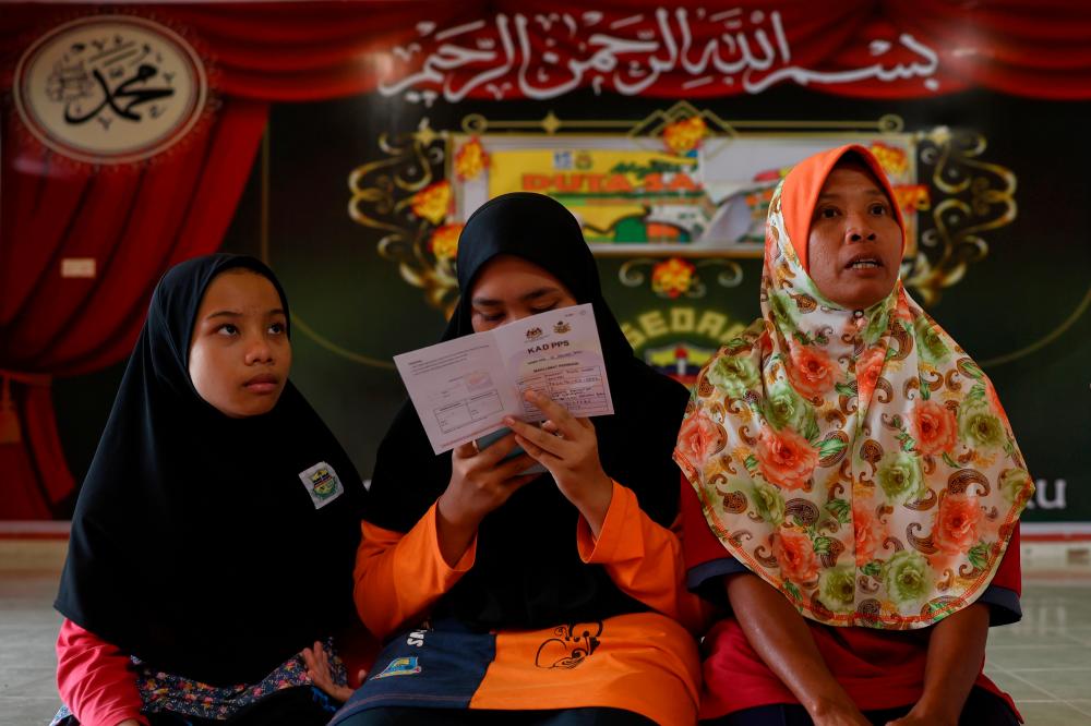 Empat keluarga pindah awal ke PPS demi keselamatan keluarga