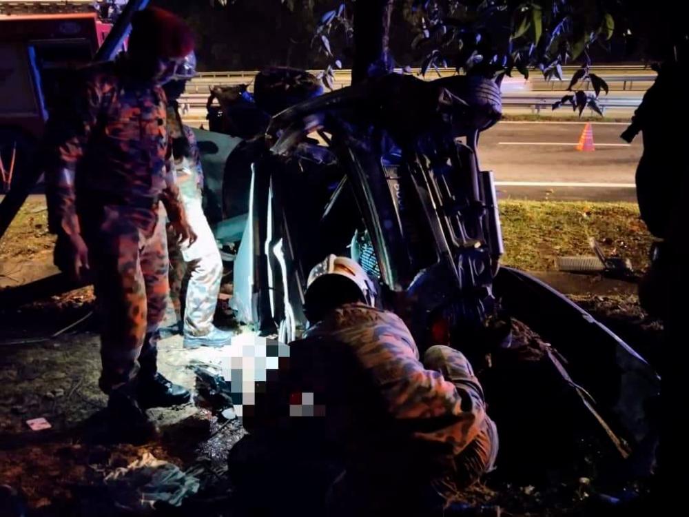 Empat termasuk kanak-kanak cedera, kenderaan terbabas ketika lari daripada polis 