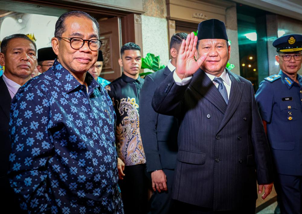 Ex-CEO charged with transferring RM116m to unlicensed fund management company