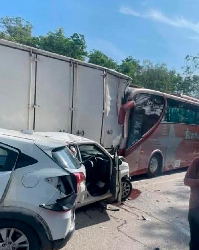 Express bus driver seriously injured in eight-vehicle crash Express bus driver seriously injured in eight-vehicle crash