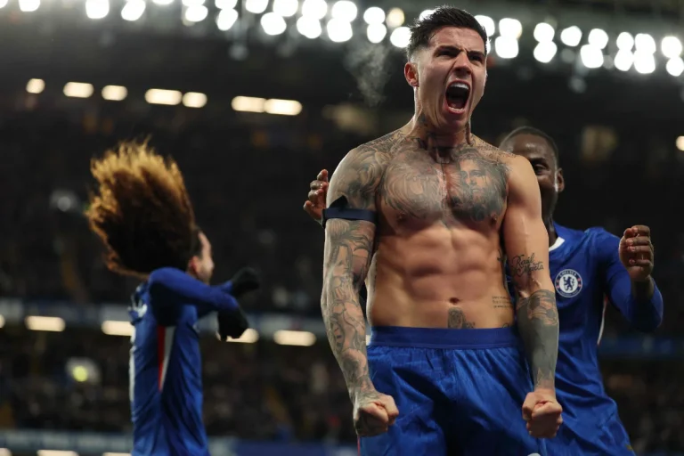 Chelsea stun West Ham with dramatic stoppage-time winner