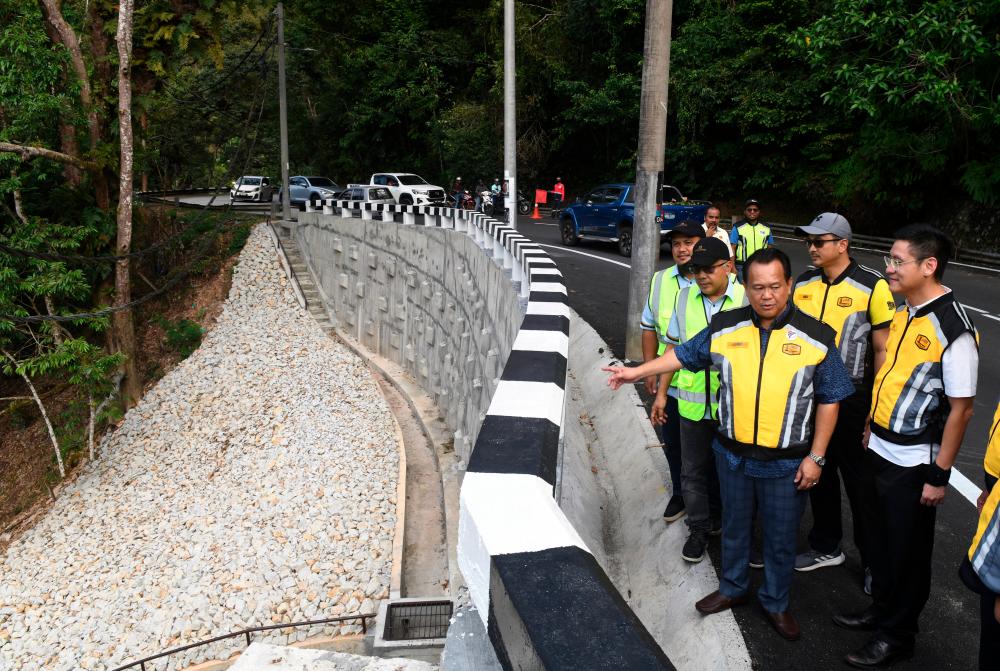 FT006 Jalan Balik Pulau-Teluk Bahang slope repair works completed 51 days earlier FT006 Jalan Balik Pulau-Teluk Bahang slope repair works completed 51 days earlier