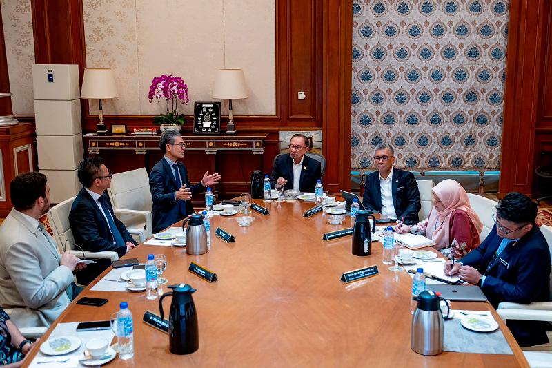 FUJIFILM delegation meets PM Anwar to discuss investment plans