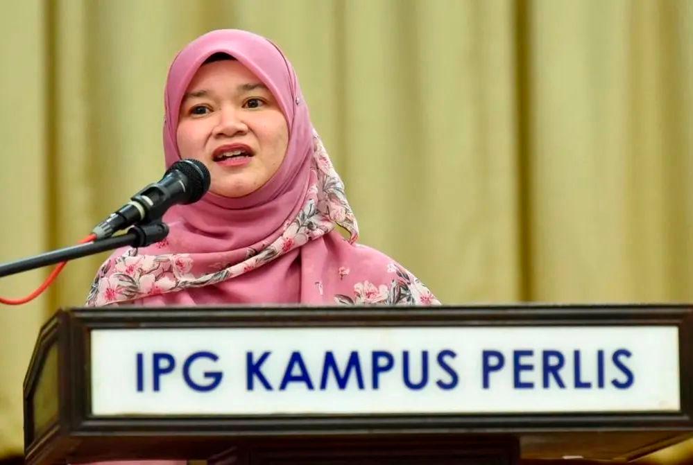 Fadhlina: No restrictions for participating in programmes at schools 