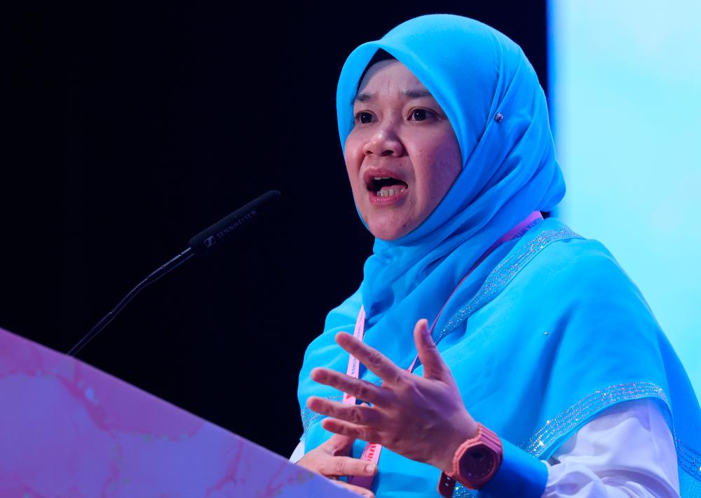 Fadhlina apologises over banning of Tamil songs incident