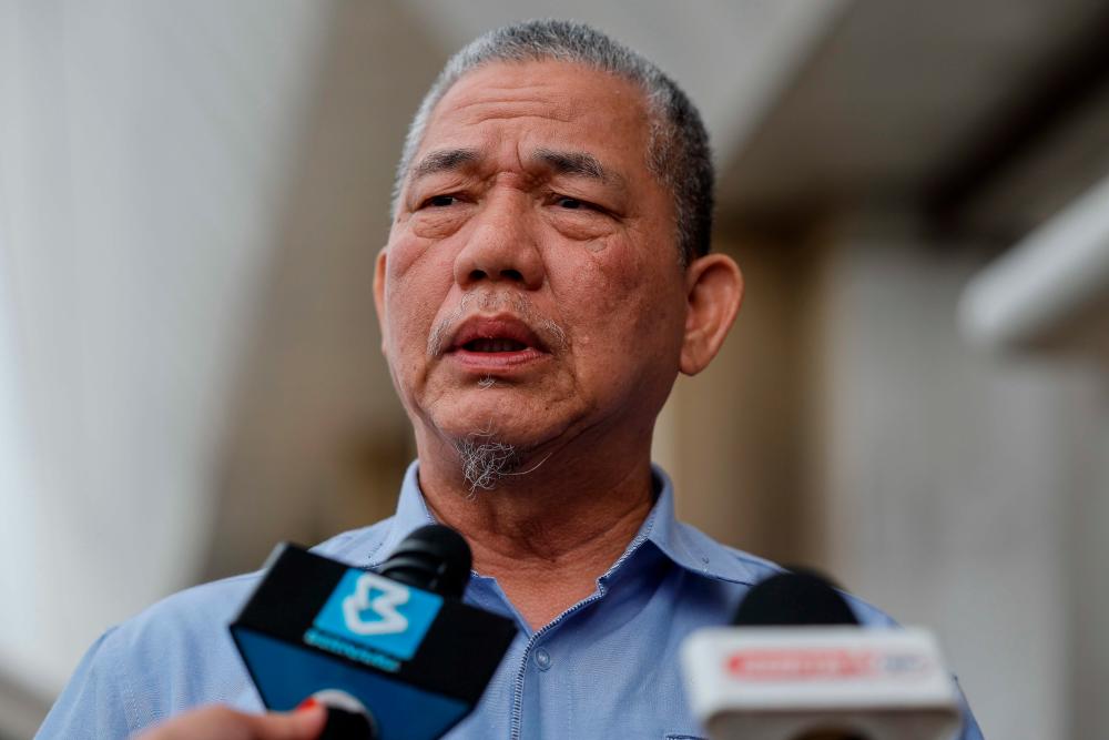 Fadillah: Kerajaan hormati, tidak campur tangan kes mahkamah libat Zahid Fadillah: Kerajaan hormati, tidak campur tangan kes mahkamah libat Zahid
