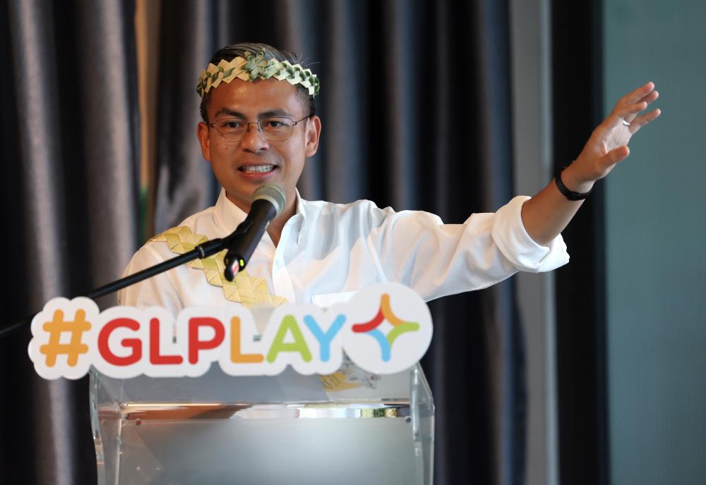 Fahmi Fadzil: Tingkatkan tahap capaian internet di kawasan pelancongan Fahmi Fadzil: Tingkatkan tahap capaian internet di kawasan pelancongan