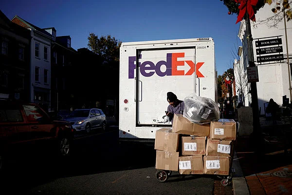 FedEx_sues_US_government_for_refund_on_Trump-era_tariffs FedEx sues US government for refund on Trump-era tariffs
