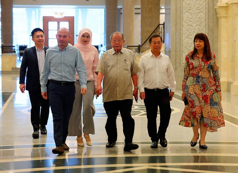 Federal court denies Apandi Ali leave to proceed with appeal in defamation suit against DAP veteran Federal court denies Apandi Ali leave to proceed with appeal in defamation suit against DAP veteran
