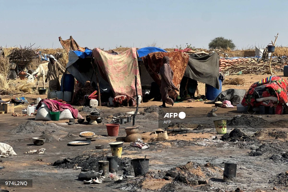 Fire_kills_child_and_leaves_hundreds_homeless_in_Darfur_camp
