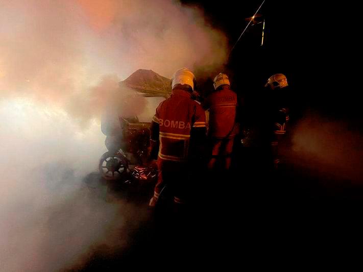 Five injured as express bus crashes into trailer on NSE Five injured as express bus crashes into trailer on NSE
