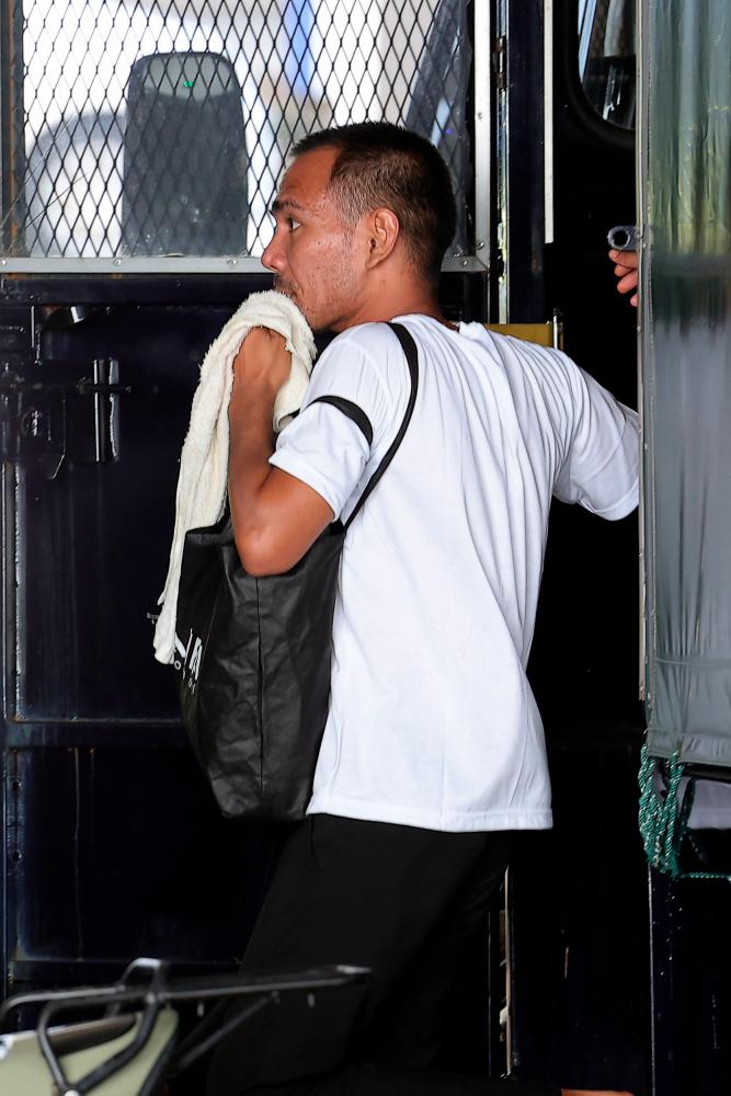 Former hotel staff sentenced to 30 years jail,12 strokes of the rotan for trafficking cannabis Former hotel staff sentenced to 30 years jail,12 strokes of the rotan for trafficking cannabis