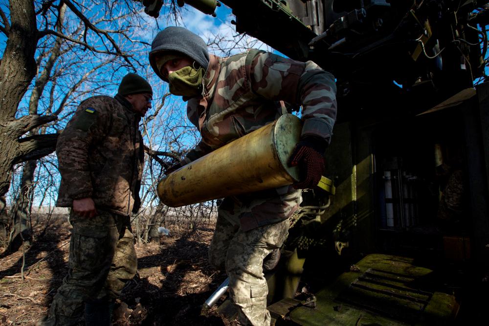 Four Ukrainian soldiers killed by shell during training