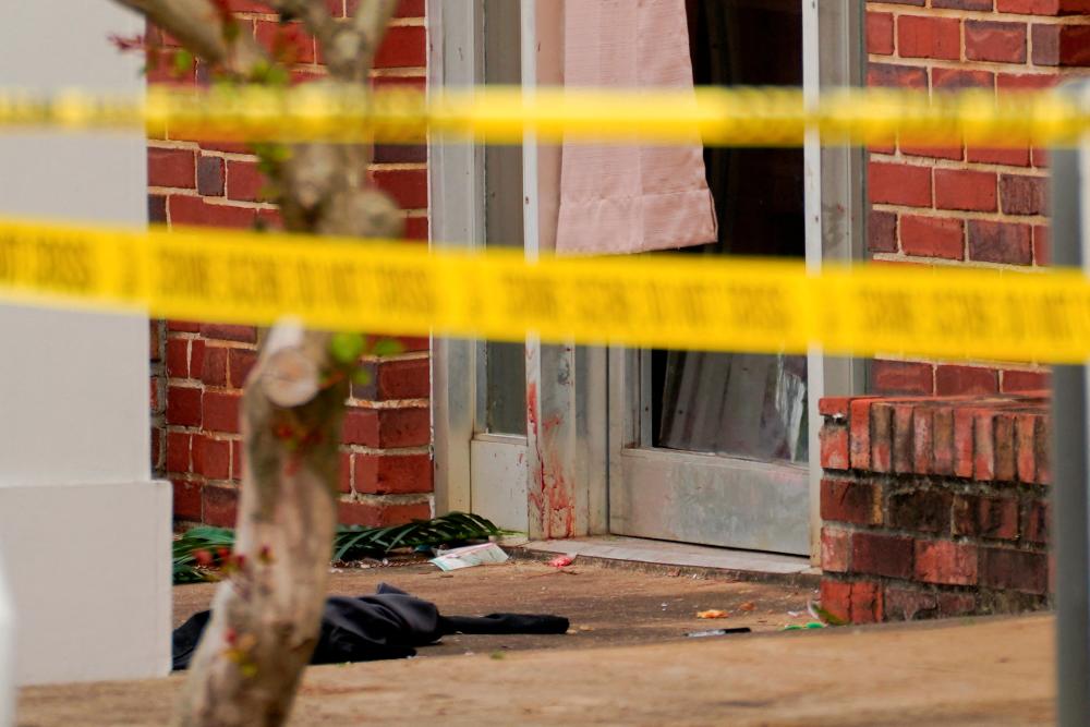 Four dead, 28 injured in Alabama teen birthday party shooting