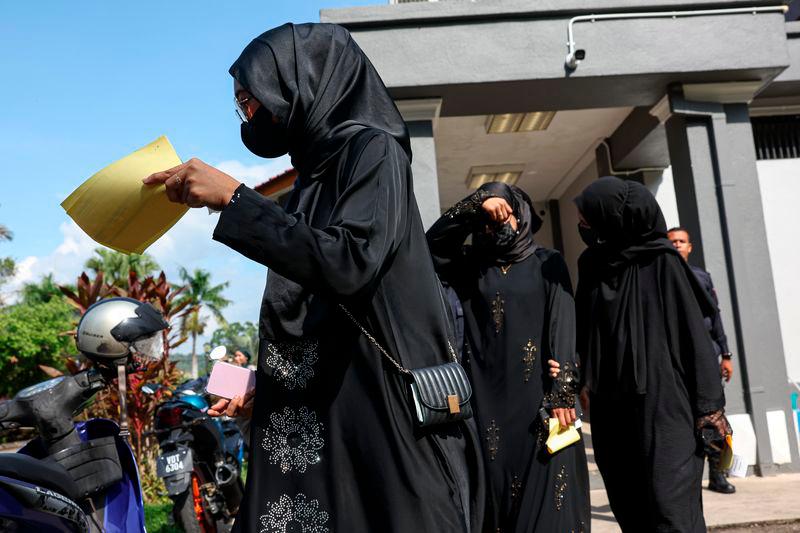 Four fined RM500 each for cooking at a gas station Four fined RM500 each for cooking at a gas station
