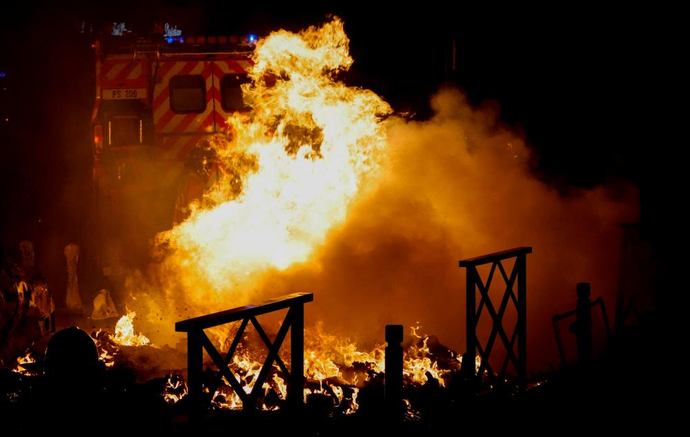Fresh unrest in France as anger simmers over police shooting