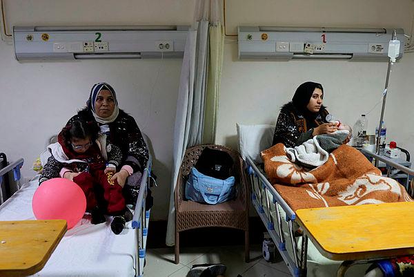Gaza Health Ministry manages to reopen dialysis department at Al-Shifa Hospital Gaza Health Ministry manages to reopen dialysis department at Al-Shifa Hospital