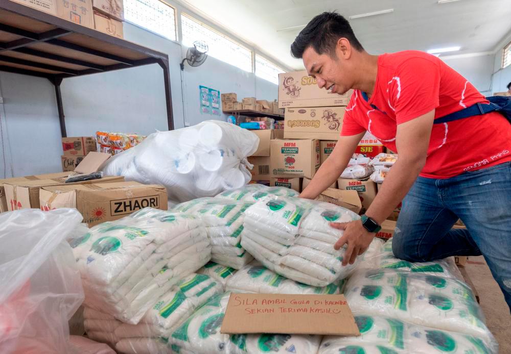 Govt approves 37 companies to import 285,700 tonnes of refined white sugar this year Govt approves 37 companies to import 285,700 tonnes of refined white sugar this year