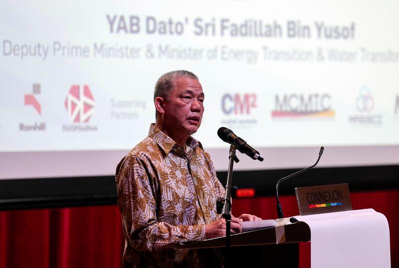 Govt focusing on efforts to solve nationwide NRW issue - DPM Fadillah Govt focusing on efforts to solve nationwide NRW issue - DPM Fadillah
