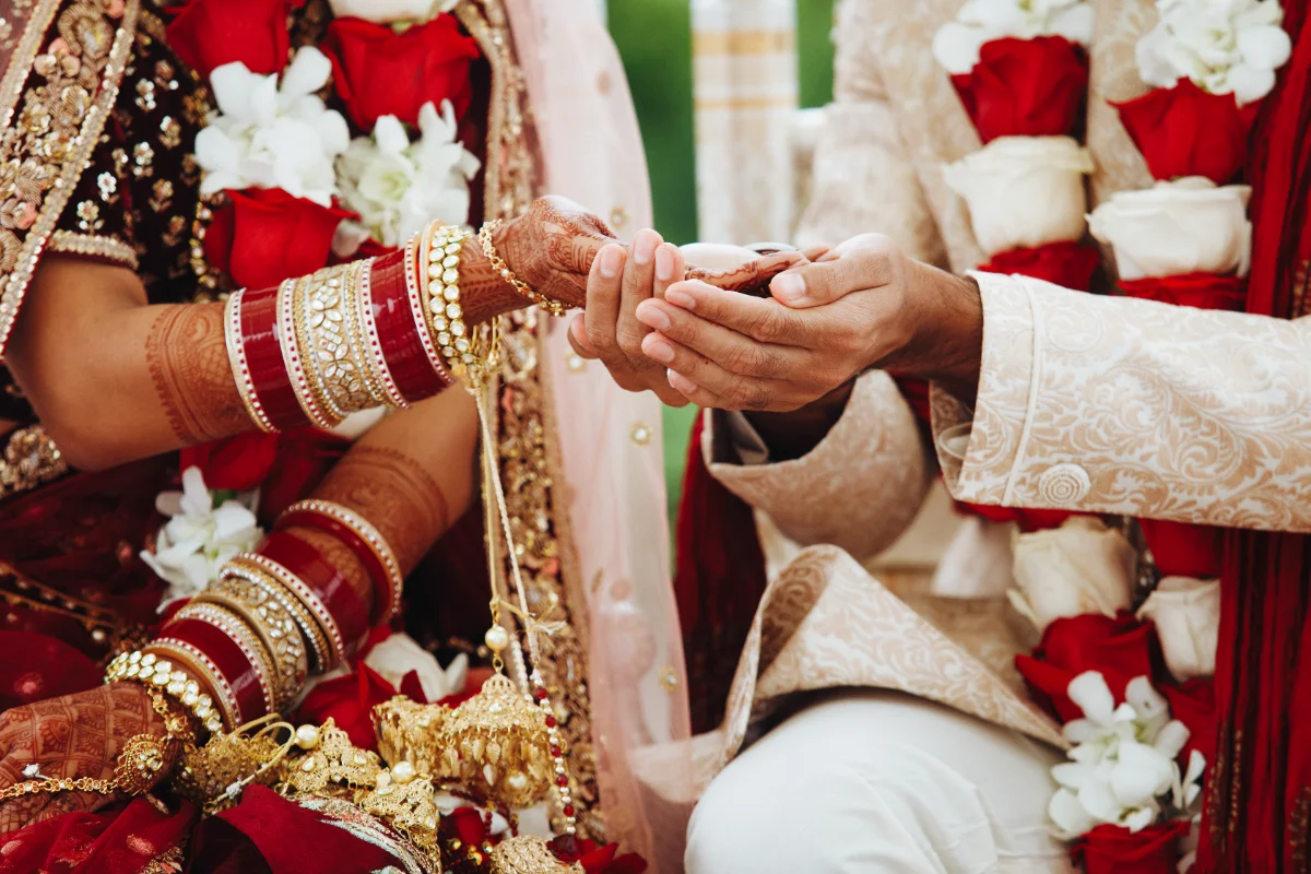 Guests_can_t_see__Indian_wedding__special_moments__overcrowded