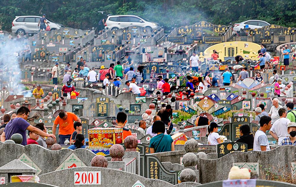 HONOURING THE DEAD HONOURING THE DEAD