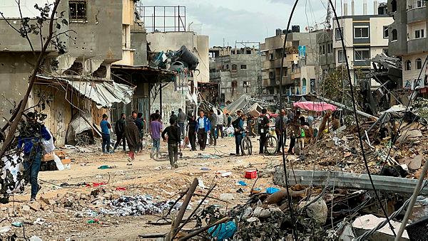 Hamas seeks to extend humanitarian pause in Gaza 