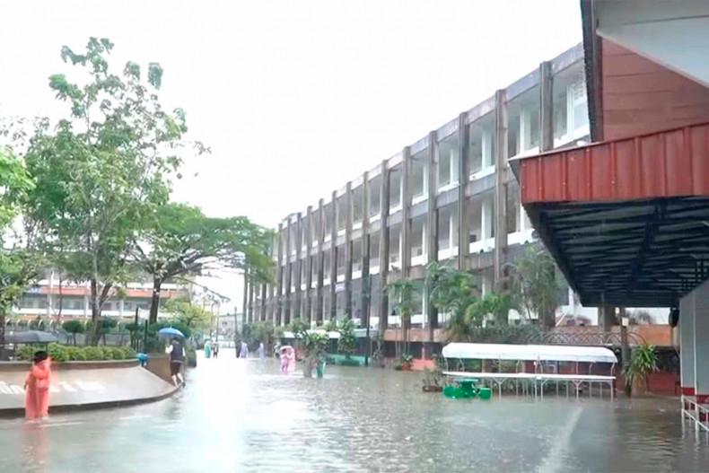 Heavy rains leave thousands homeless in Narathiwat and Yala Heavy rains leave thousands homeless in Narathiwat and Yala