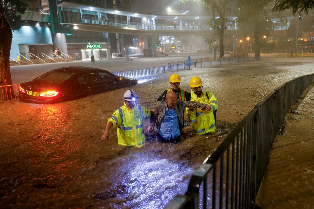 Hong Kong’s heaviest rain in 140 years floods city Hong Kong’s heaviest rain in 140 years floods city