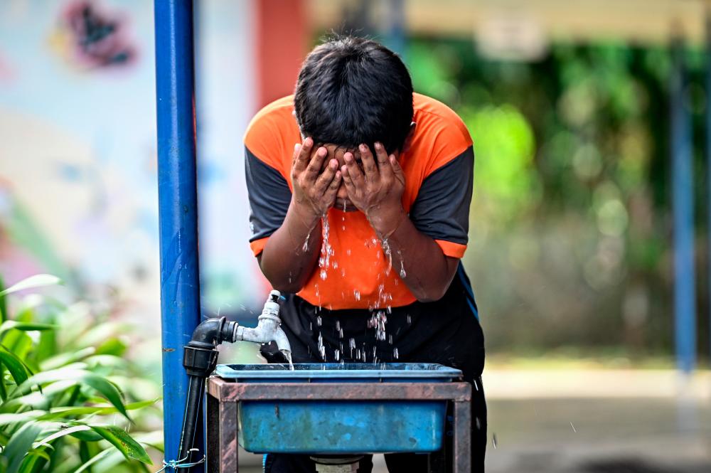 Hot spell: Schools need to stop outdoor activities - DEP Education Minister