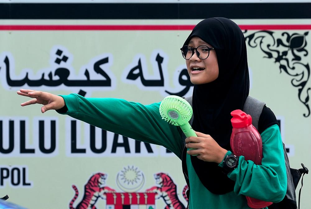 Hot weather: Schools in Johor ordered to suspend outdoor activities Hot weather: Schools in Johor ordered to suspend outdoor activities