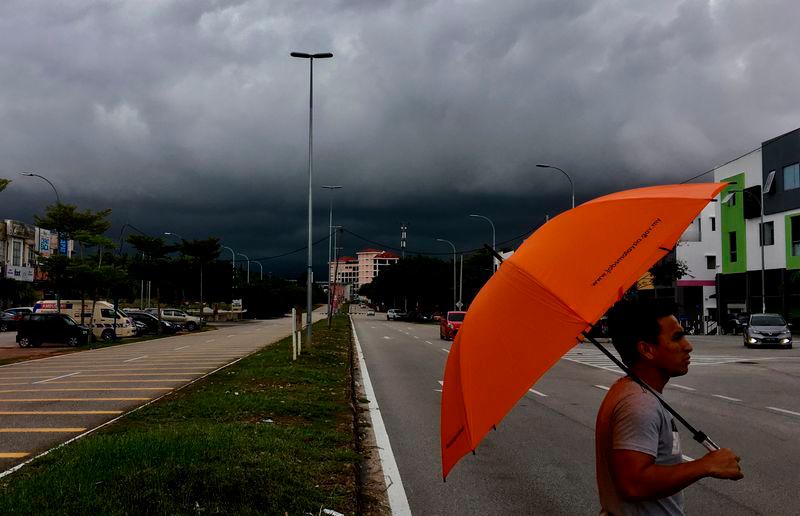 Hujan lebat berterusan tahap bahaya di Terengganu, Pahang hingga Jumaat ini Hujan lebat berterusan tahap bahaya di Terengganu, Pahang hingga Jumaat ini